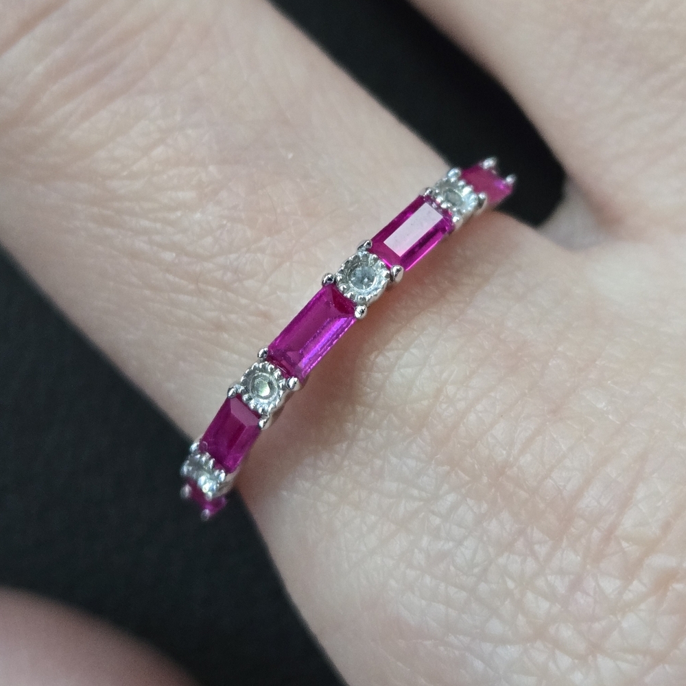 Ruby & diamond ring 10kt